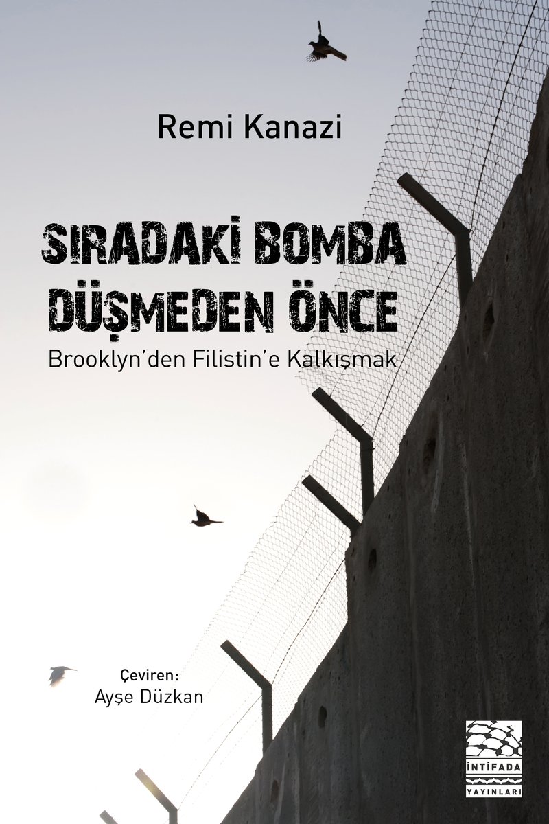 "unutmadı
 unutmadık
 ve unutmayacağız
 zeytin ağaçlarının köklerine benzeyen damarları"
 
Remi Kanazi, "Nakba", Sıradaki Bomba Düşmeden Önce, s. 17-21

Seslendiren: Ayça Şebnem
youtu.be/Swpou7wpuGE?si…