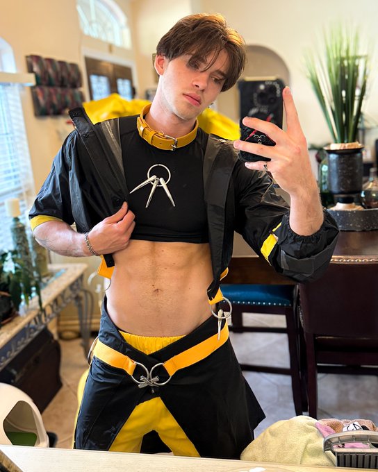 Kayn from heartsteel https://t.co/MIQgJcAzGs