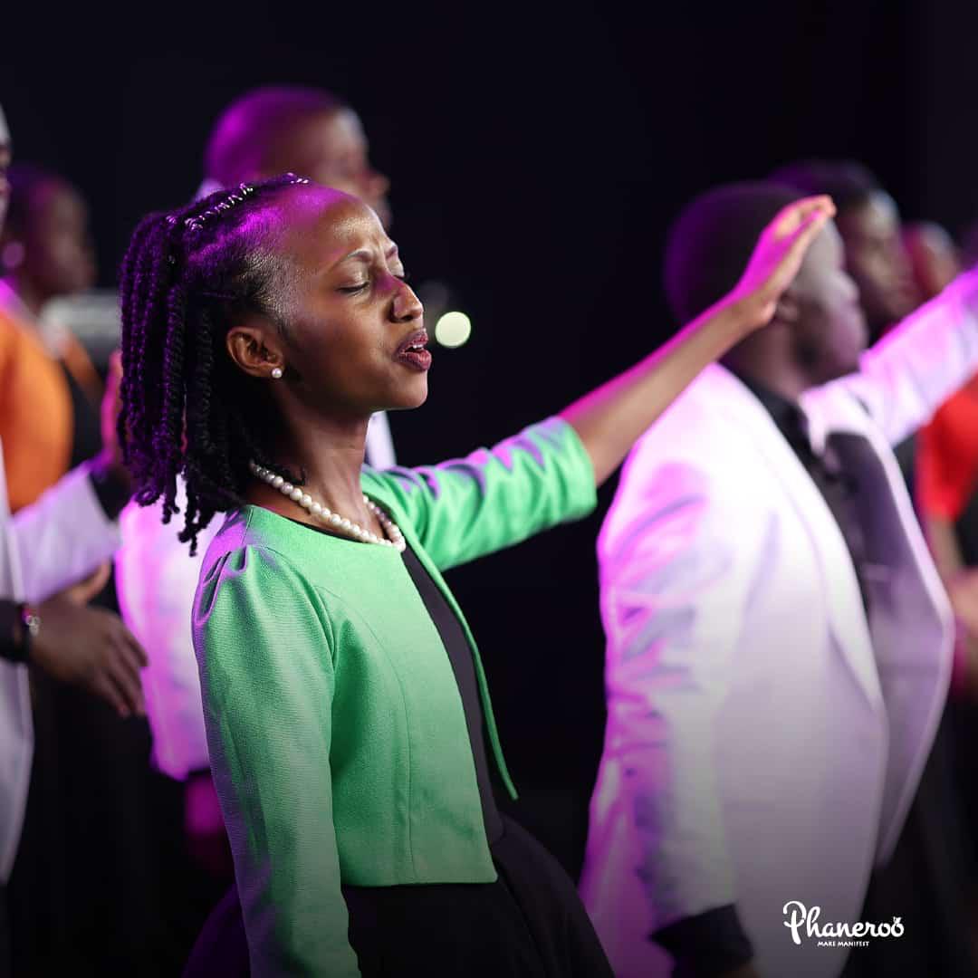 AcklineAnnette's tweet photo. Lesson from Phaneroo 460
1. To choir:
You don't need back ups for the Holy Spirit to in a multitude🙇
Add no. 2
#ThisIsTheMove https://t.co/NbhChqD9mq