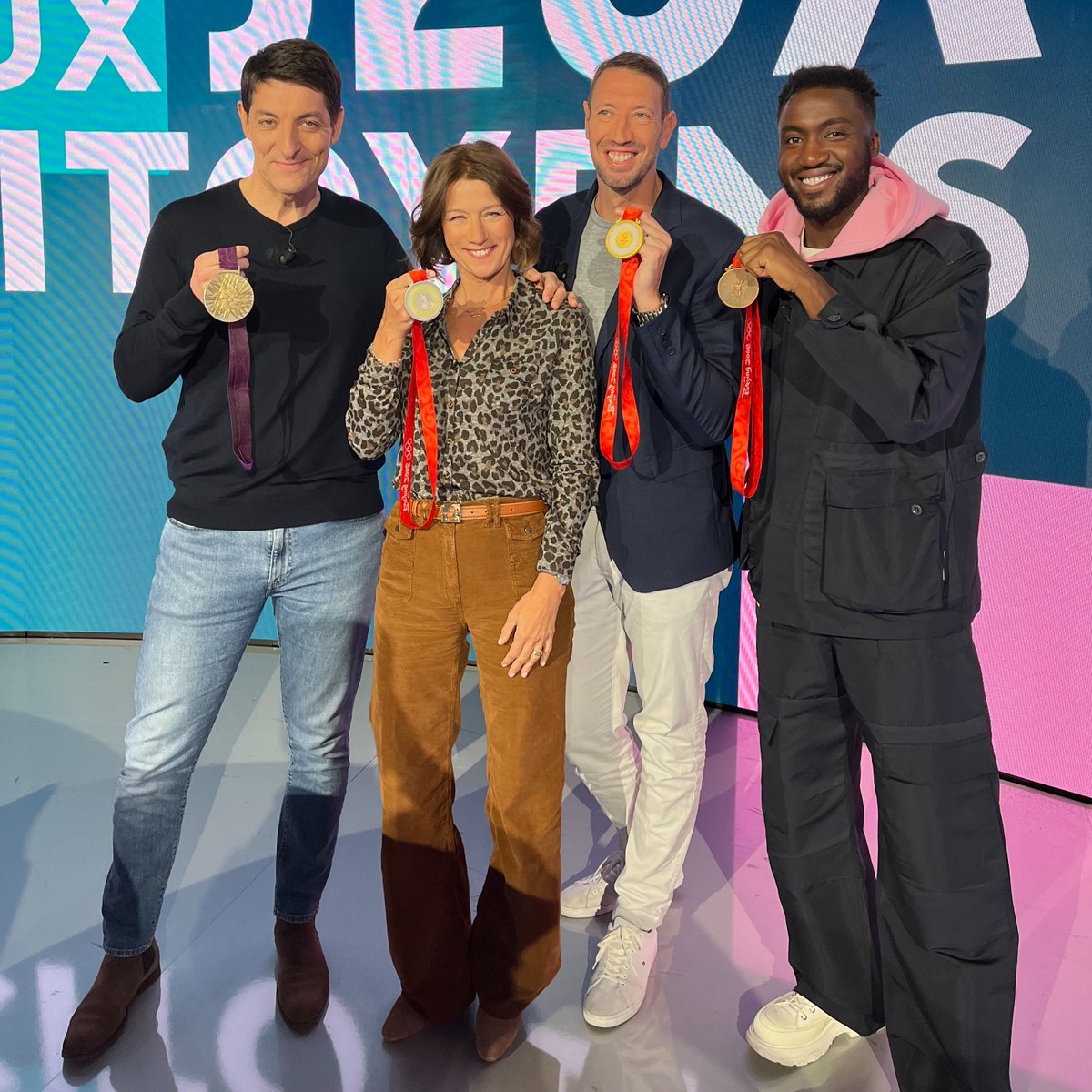 A tout de suite dans @AuxJeuxCitoyens avec le grand @alainbernard en invité ! 🏊‍♂️🥇🥇 🕰️20h40 sur France 3 @GaesslerC @lucabalo @boyonalexandre