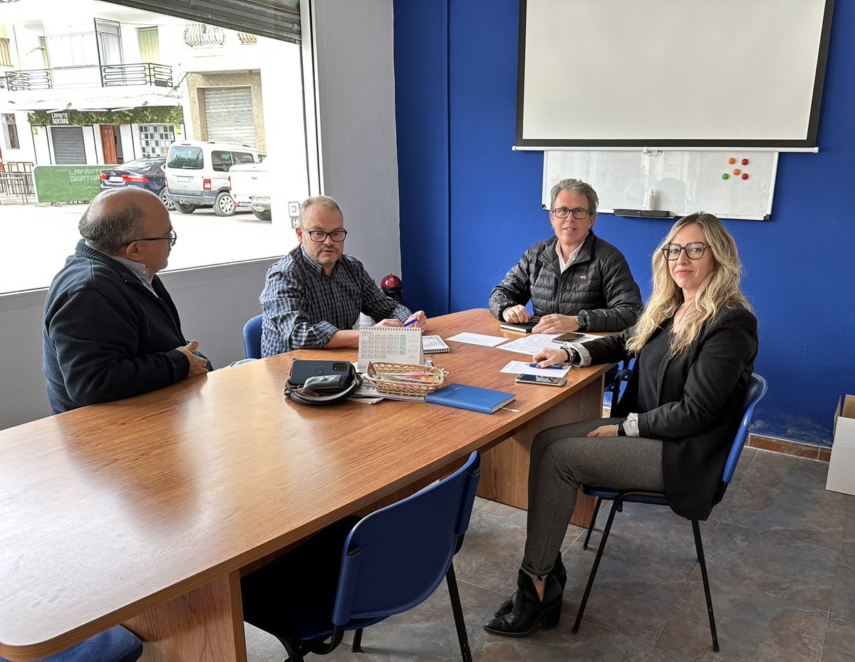 marianogcpuebla's tweet image. Una satisfacción trabajar y escuchar las demandas de los que madrugando son los primeros y plegando los últimos. La atención de nuestro tejido empresarial es fundamental para el progreso del mundo rural de Andalucía, y en eso hemos estado hoy con la #AECH en el Día de la Empresa.