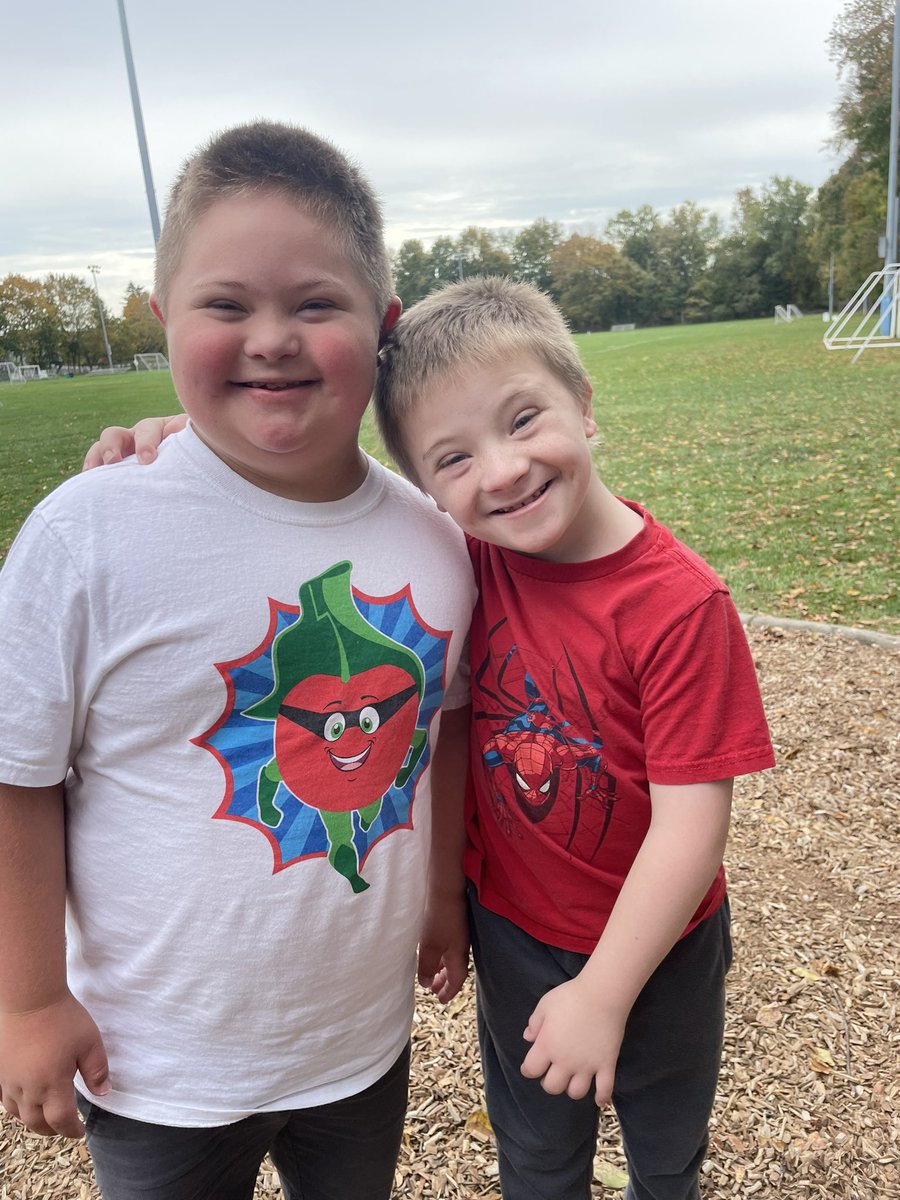 kroberto627's tweet image. What a “SUPER” way to end our week 💪🏼!@HowellMemorial