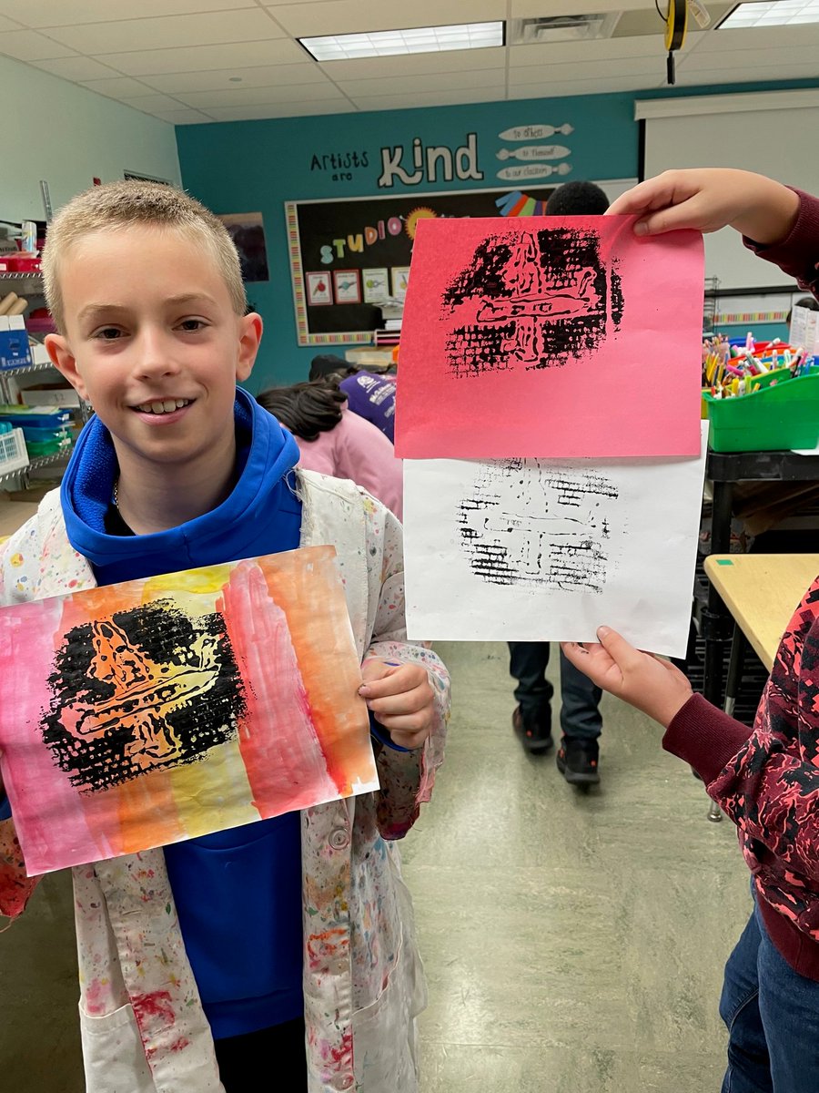 GREArtPics's tweet photo. 5th Graders are wrapping up their printmaking project. Love seeing how much they've improved, and listening to their thinking about what makes a "good print"! https://t.co/xxKt8wGgvt
