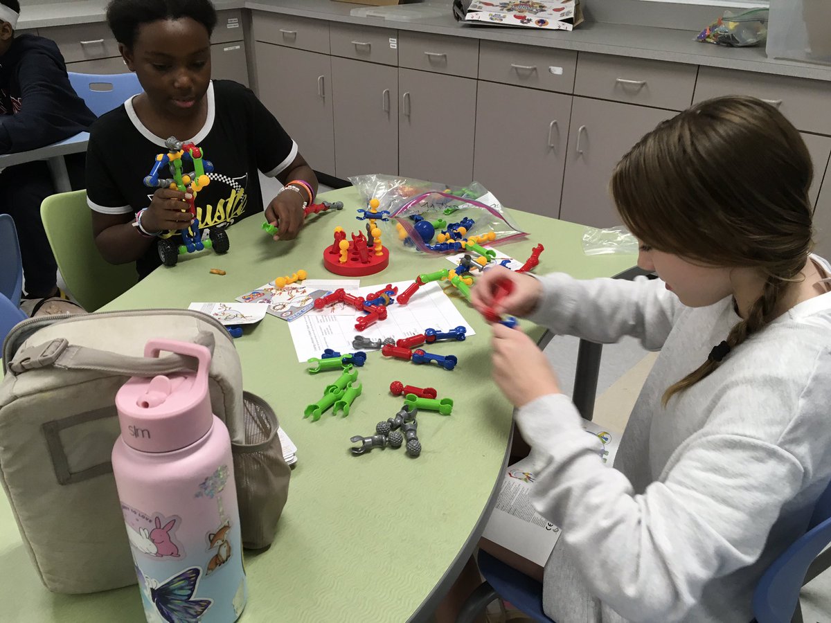 brownatwbms's tweet image. Ms Gelb’s classes made monsters then described them in ASL! @WebbBridgeMS @wbms_pta @FcsMedia @languagesatwebb #americansignlanguage #finemotorskills