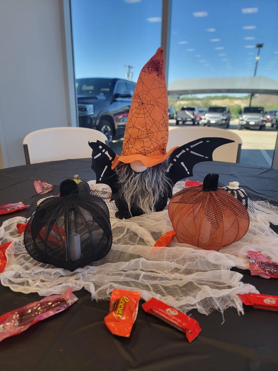 BigSpringCDJR's tweet photo. We had a spooky good time at our Halloween-themed employee luncheon yesterday 👻! Shout-out to the Spanish Inn for the delicious food.
🎊Congratulations to our 3Q 2023 employee award winners 🎊! https://t.co/OM604U8rMK