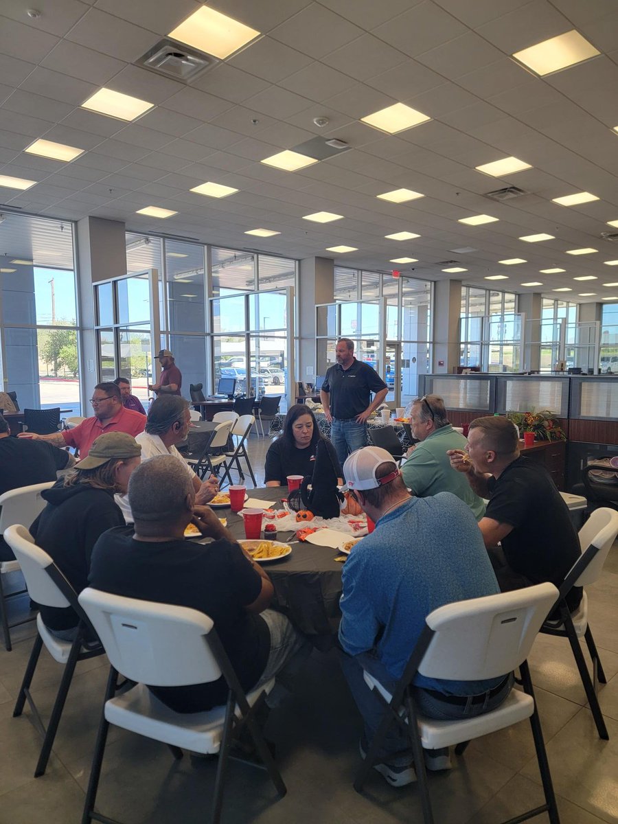 BigSpringCDJR's tweet photo. We had a spooky good time at our Halloween-themed employee luncheon yesterday 👻! Shout-out to the Spanish Inn for the delicious food.
🎊Congratulations to our 3Q 2023 employee award winners 🎊! https://t.co/OM604U8rMK