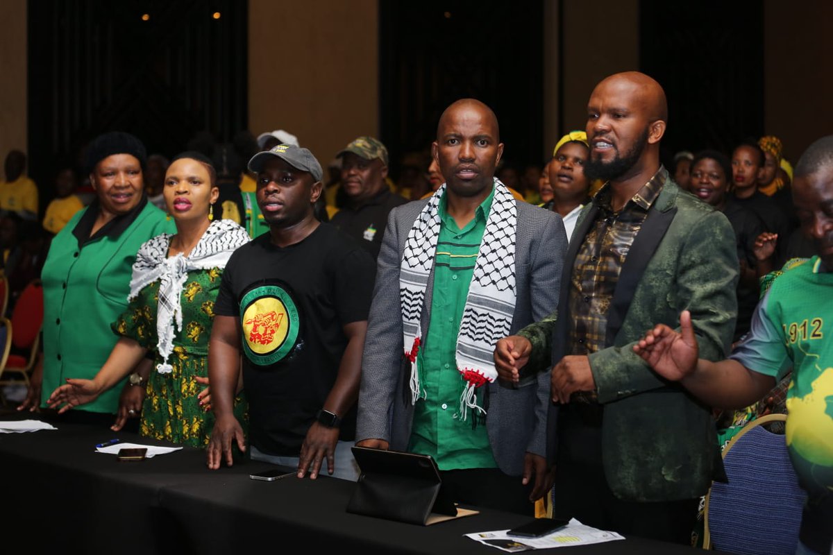 MaropeneRamo's tweet photo. WE REMEMBER OR TAMBO 🖤💚💛
1. Today we celebrate what would have been the 106th birthday of Cde Oliver Reginald Kaizana Tambo, a man whose life and contribution will be engraved in our country’s history forever.
#TamboMonth
#LongLiveORTambo
#ORTamboMemorialLecture https://t.co/YN6mSyAR2m