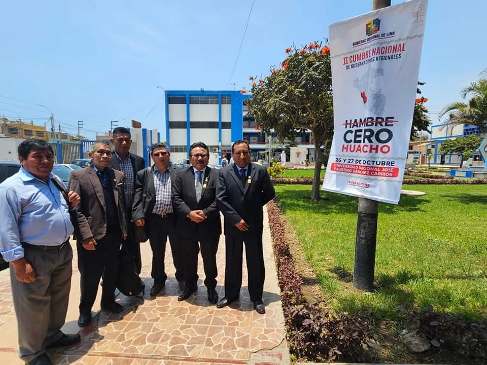 marticorenaperu's tweet image. #Oct27✅ | 📌Antes de que concluya la tarde sostuve una reunión con los #docentes de la Universidad Nacional "Faustino Sanchez Carrión", Huacho, con quienes dialogamos sobre el incremento salarial y homologación, jubilación digna y otros, que los ha llevado a la huelga nacional.