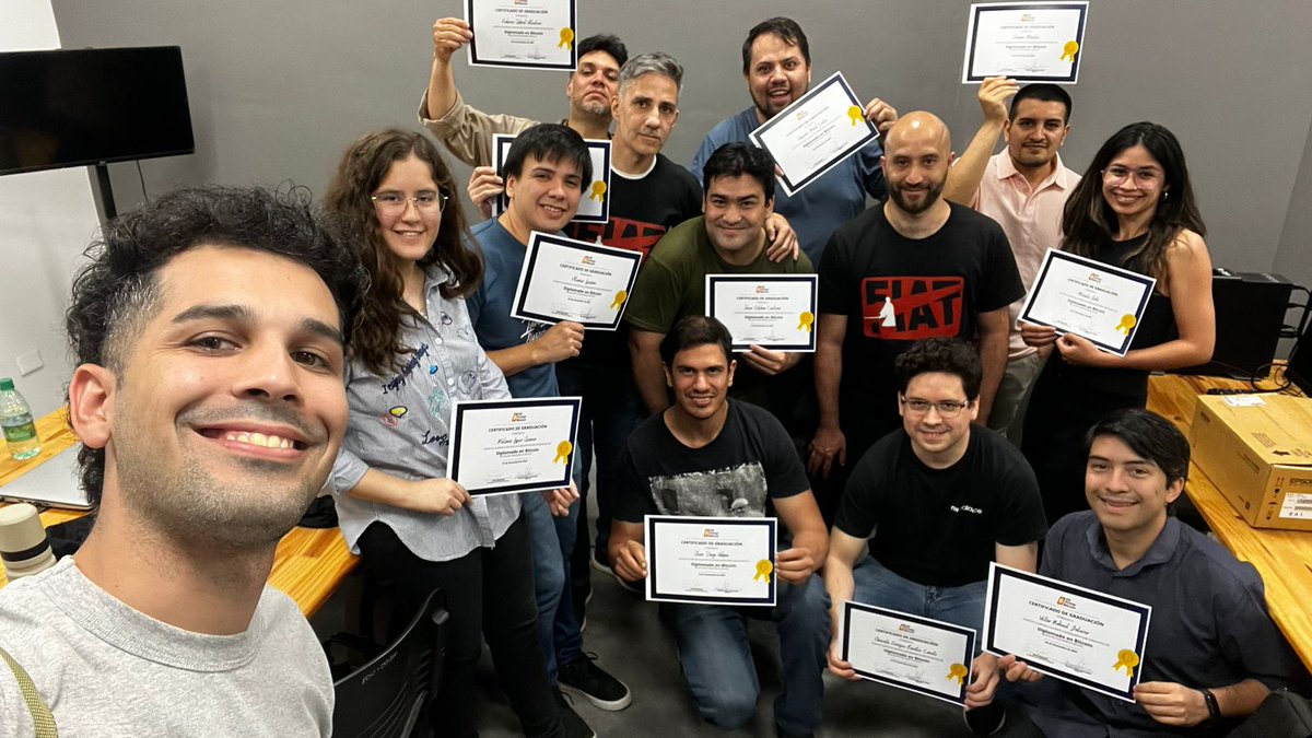escuelitabtc's tweet photo. Segundo grupo de diplomado de @MyfirstBitcoin_ en el Chaco 🌡️🇦🇷
https://t.co/A4XrN6VsgR
Momento grabado a fuego en la @TimechainCaL de #Bitcoin Op code🔥🔥🔥 https://t.co/QbdmeTSjQG