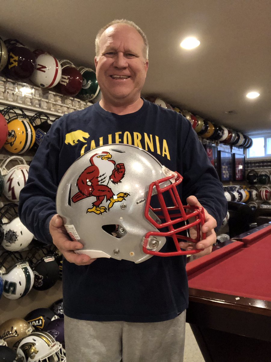 JerryQuickel's tweet image. Updated Lid! Beautiful upgrade by @FalconsFU of @kcacsports In Wichita KS! @CoachHarrisonFU has brought his Flex bone 🦴back to Wichita and the are Falcons Ranked in @NAIAFBALL polls. You don’t want to catch the Falcons in the @naia playoffs! @CoachKellyFU  has that O rolling!