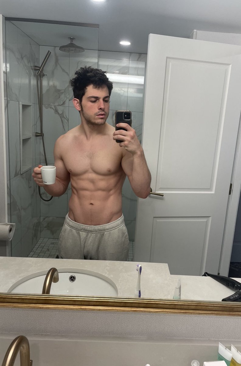 notyourhimbo's tweet photo. streaming later ama https://t.co/xvaUBKBV4b