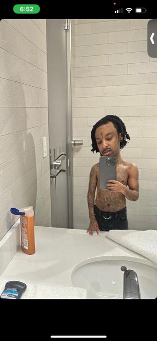 King Nut Dropper💭 - @Tb3by Fax lol https://t.co/9Tgl5KZ7X2