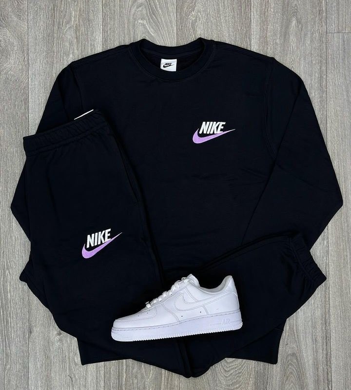 Nike 🖤