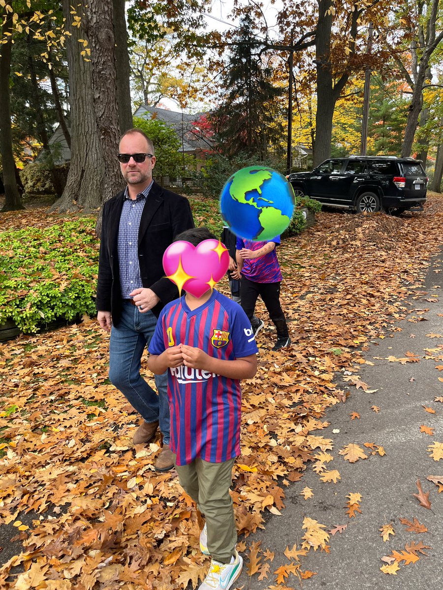 Team Great Lakes went on a beautiful autumn walk on our inaugural day as the Kenollie Nature Walkers. 
Mrs. Woodward and Mr. Fowler kept us entertained and safe. We’re looking forward to our upcoming trek with Team Credit River! #NatureWalkers