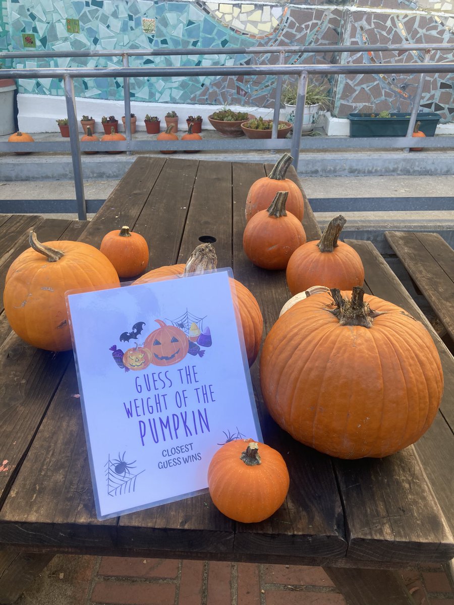 thewongways's tweet photo. Big thank you to the West Portal Patents Club for volunteering and putting this wonderful event together for the @WPE_SF community and families. #WPPC #Halloweekend https://t.co/sNo1QE5HkD