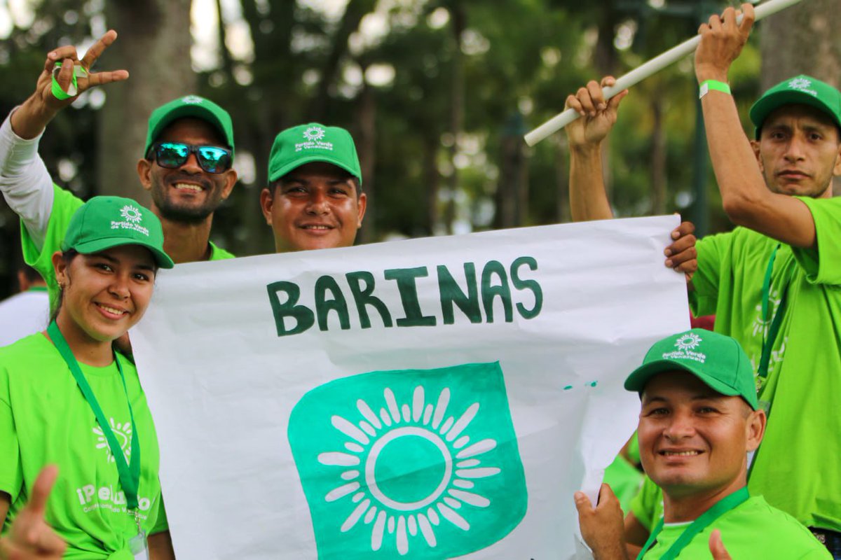 NicolasMaduro's tweet photo. En Venezuela hacia falta una fuerza política que asumiera la causa de la ecología, la lucha contra el cambio y la emergencia climática. Vamos hacia grandes y poderosas campañas de reforestación y la defensa de nuestra madre tierra. Levantemos el Quinto Objetivo Histórico del Plan de la Patria.
