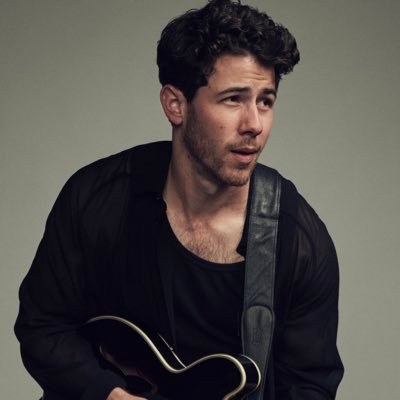 💖 Retweet for a solo DM with Nick Jonas 💖 

Must follow this account!
Picking on November 10 💞