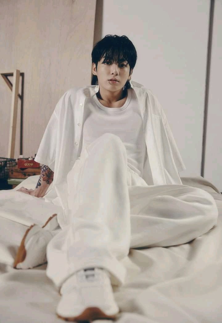jungkook4s's tweet photo. 'GOLDEN' Concept Photo
  Retweet and share https://t.co/fKJQ6vCNhn