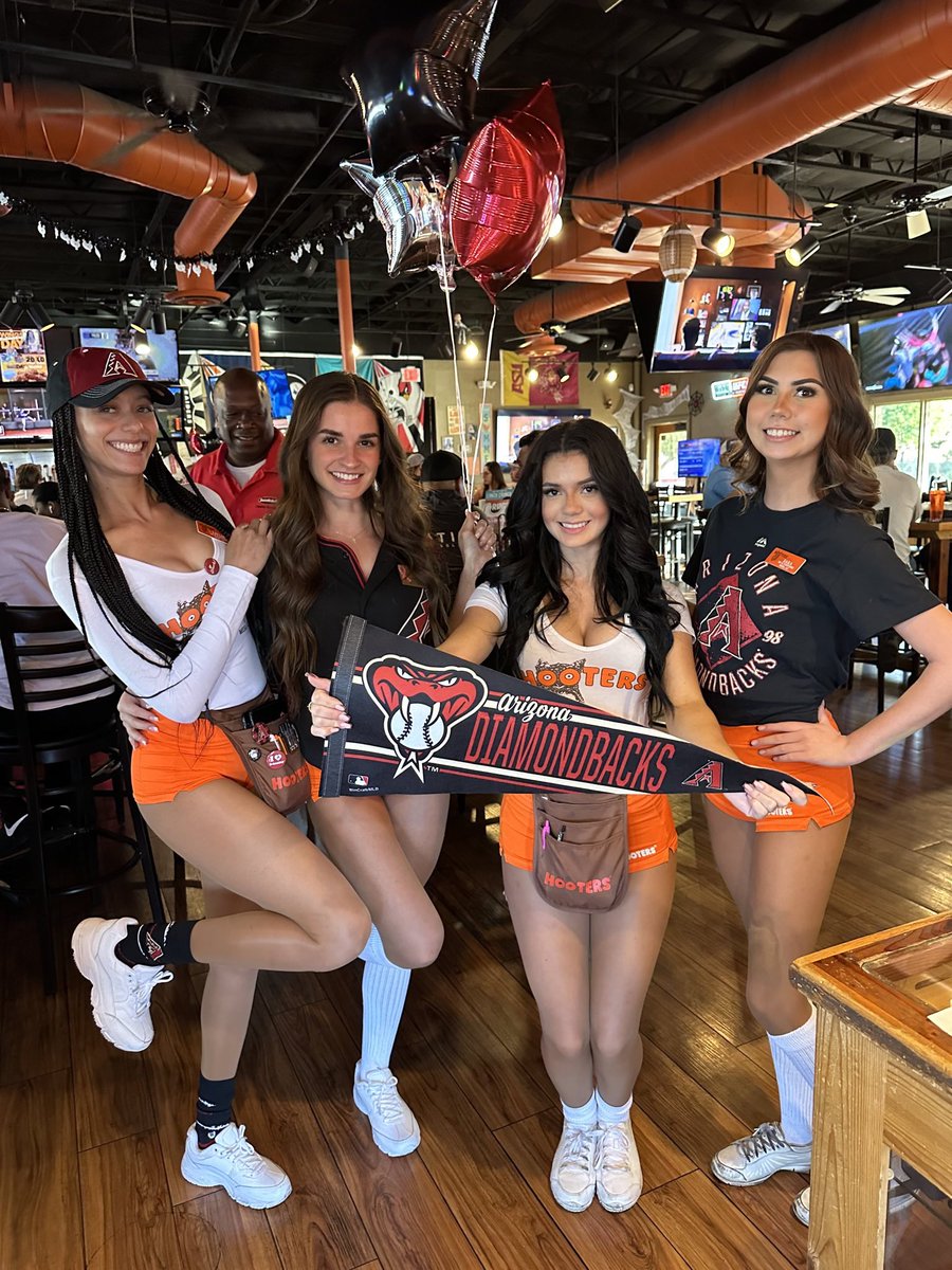 hootersarizona's tweet image. World Series starts this evening! Get your cheer on with our Beer of the Month, $3 Hootie shots AND $5 Dback venom shots! ⚾️🍺🥃 #godbacks  #embracethechaos #beardownarizona