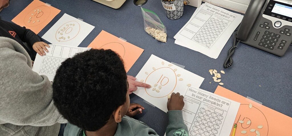 madswall1st's tweet photo. pumpkin math day was a success! so much fun!!! https://t.co/LOY46hZv3L