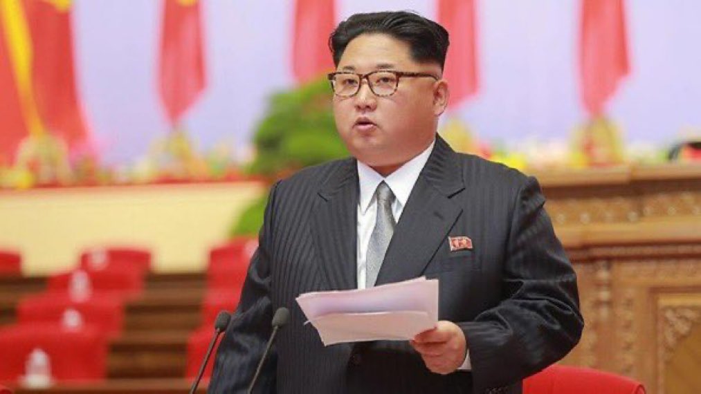 pusholder's tweet photo. Kuzey Kore lideri Kim Jong Un: "3. Dünya savaşı başlamak üzere. Herkes hazır olmalı!" https://t.co/94yU8IQyLH