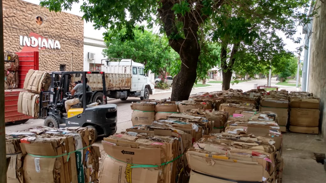 de_wheelwright's tweet photo. 13.260 kg de cartón a reciclar!!!♻️ https://t.co/3tqcgXGo9o
