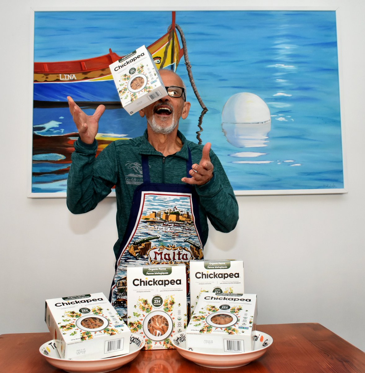 Just received, at the doorstep, <a href="/ChickapeaPasta/">Chickapea</a> delivery.

Great fuel to power my marathon training. 

#lovepasta #ChickaPeaPasta #chickapeaprotein #pastaprotein #4veganrunner #plantbased #4thewin #greatveganathles #ilovechickapea #GreatVeganAthletes