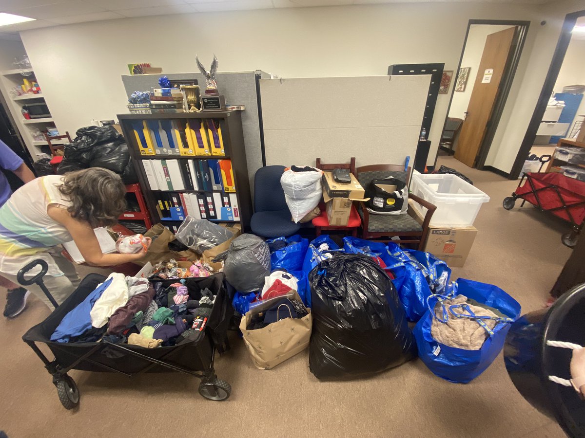 CinderellaPro3's tweet photo. Today we were able to donate to Hope Restored Missions! Thank you @parishepiscopal for helping us with our drive! They’re a great group check them out at https://t.co/3APChqzine https://t.co/I4wjjJeQcT