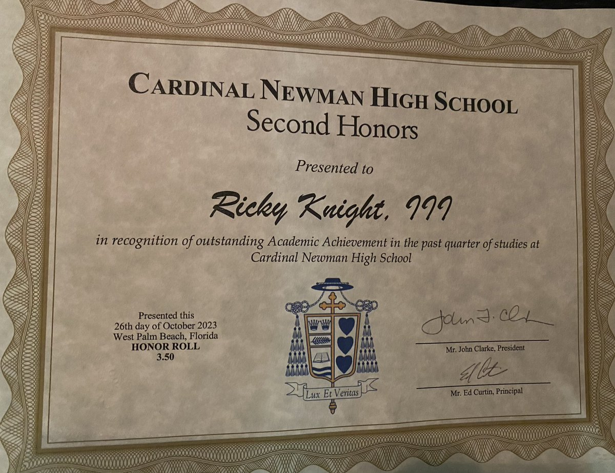 Knight6Ricky's tweet photo. Blessed to say that I received honor roll with a GPA of 3.5🎉🎉 https://t.co/Ef4YN10MEM