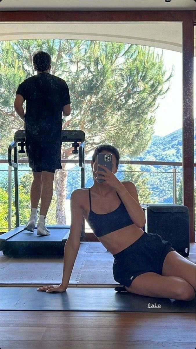 httpsAstra's tweet image. Besties foto dump ✨ ( Peter é obcecado nesse feio)