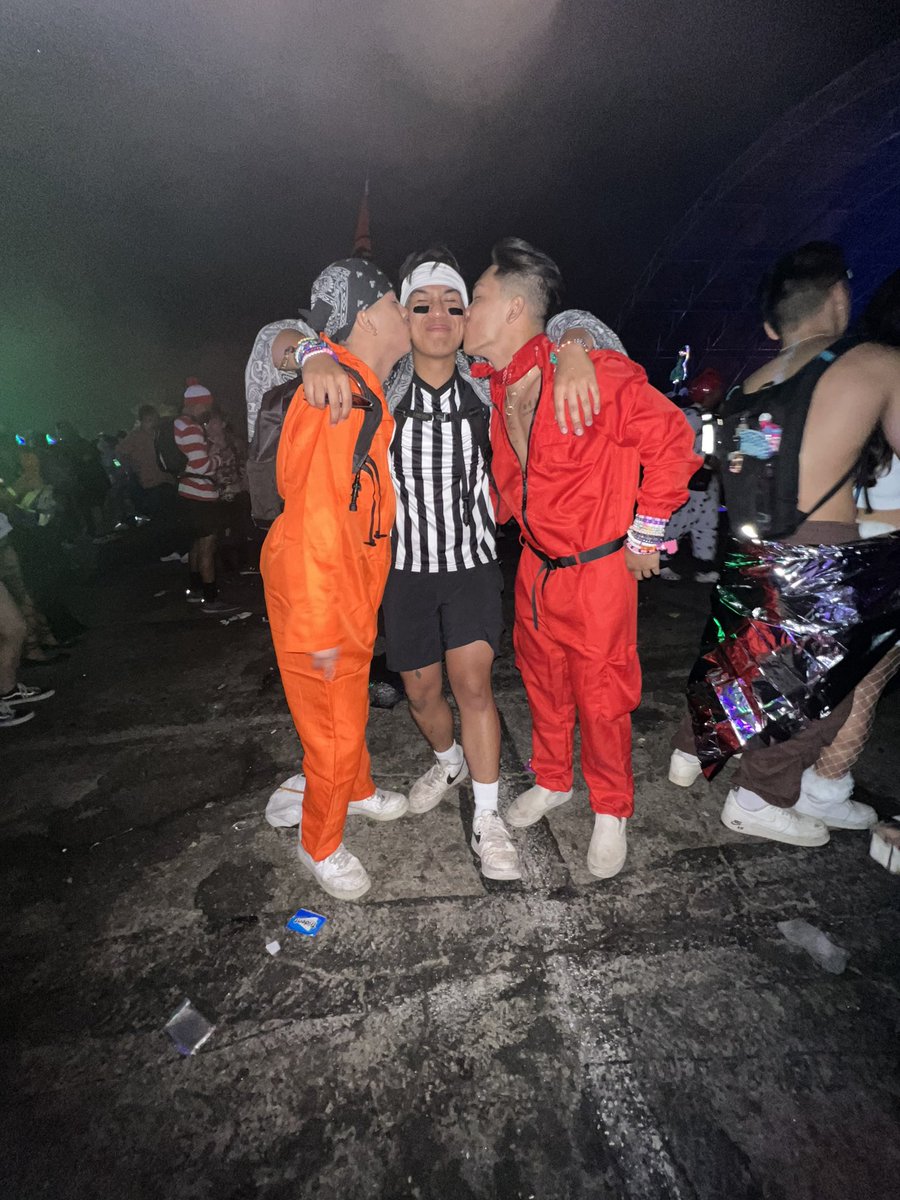 najeliciouz's tweet photo. sadly missing escape this year :(
tb to escape 21 and 22 https://t.co/6Wn01R1tIP