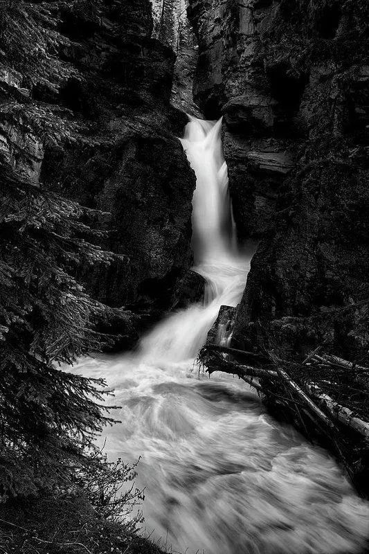 Art for the Eyes! buff.ly/45NwHpI #photographyismylife #photographyfun  #photographyexhibition #photographyby #photographyideas #photographylifestyle #photographyforlife #photographyblackandwhite #photographytravel #photographyislove #waterfalls #canada