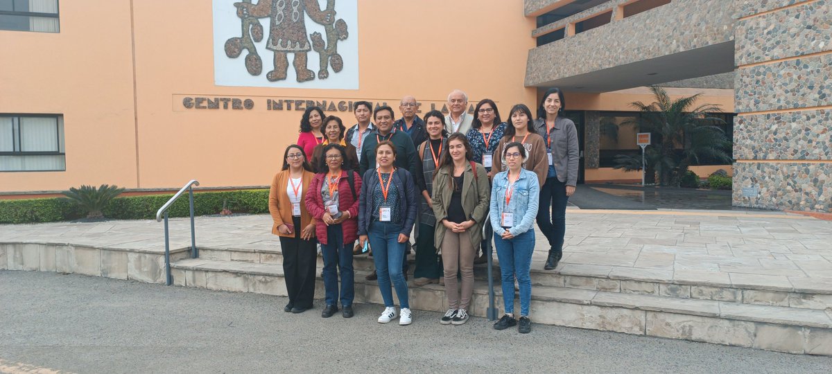 wperez1964's tweet photo. University teachers from three regions of Peru attended a workshop on Gender and Interculturality organized by the Plant Health Initiative in Lima, Peru https://t.co/S8sOhWfJS6