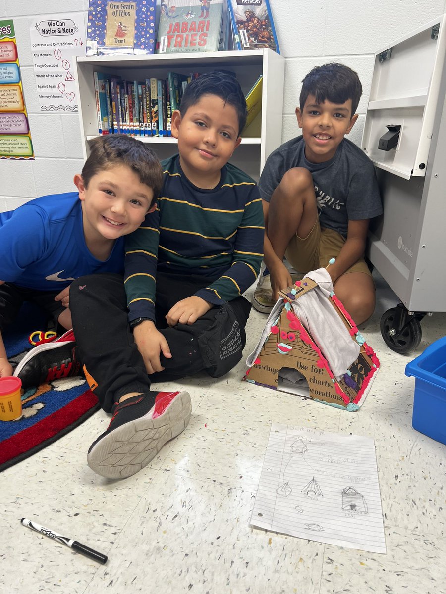 STEM projects with my fourth graders! They loved creating, communicating and collaborating with each other! #STEM #stemprojects #4thgrade  @nisdbehlaues @NISD