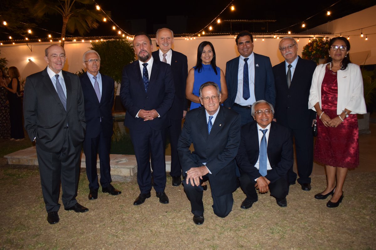 cancilleriapiu's tweet photo. #25AñosdePaz🇵🇪🕊️🇪🇨 Cancillería Piura celebró el 25 aniversario de la firma de la paz Perú-Ecuador con el Seminario “Perú-Ecuador 25 Años de Paz: Balance y Perspectivas” en la @UDEP , y una concurrida Recepción con las principales autoridades de esta región. https://t.co/4m6H7hrqTR
