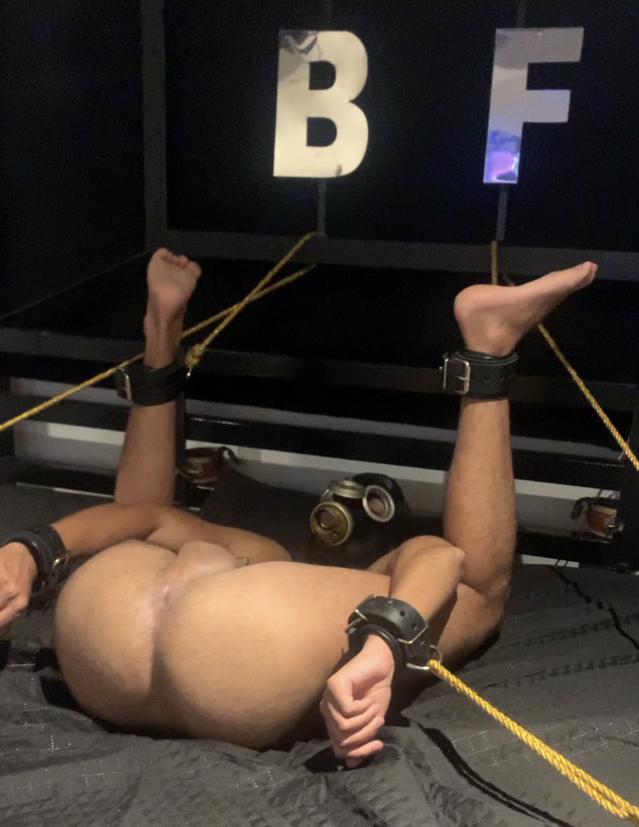 BrennoFurrier's tweet photo. Essa posição é foda 😈
Fazer o que com esse boy? 
#bdsm #gaybdsm #gaybondage https://t.co/zY0NTiMmN7