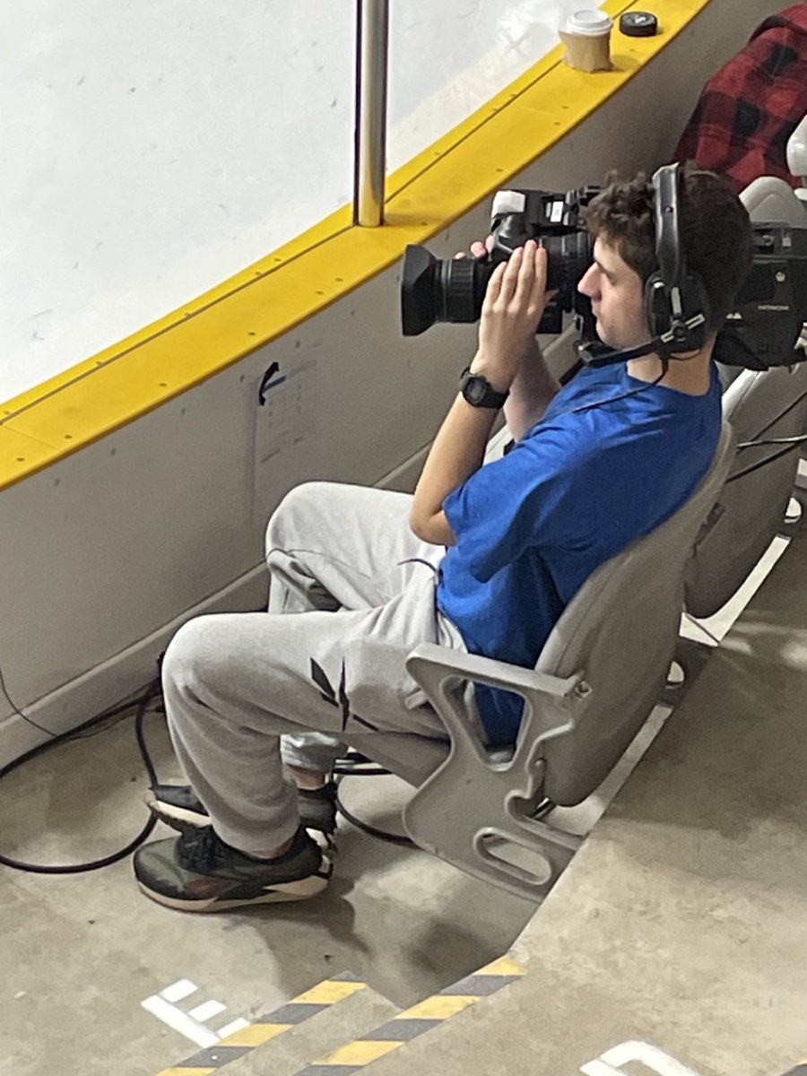 Eastside_RTV's tweet photo. Game on…Eastside SHSM digital Media …going live from the Trenton memorial arena….on YourTV Cogeco, channel 4
⁦@eastside_ravens⁩ https://t.co/iQhtfpybmS