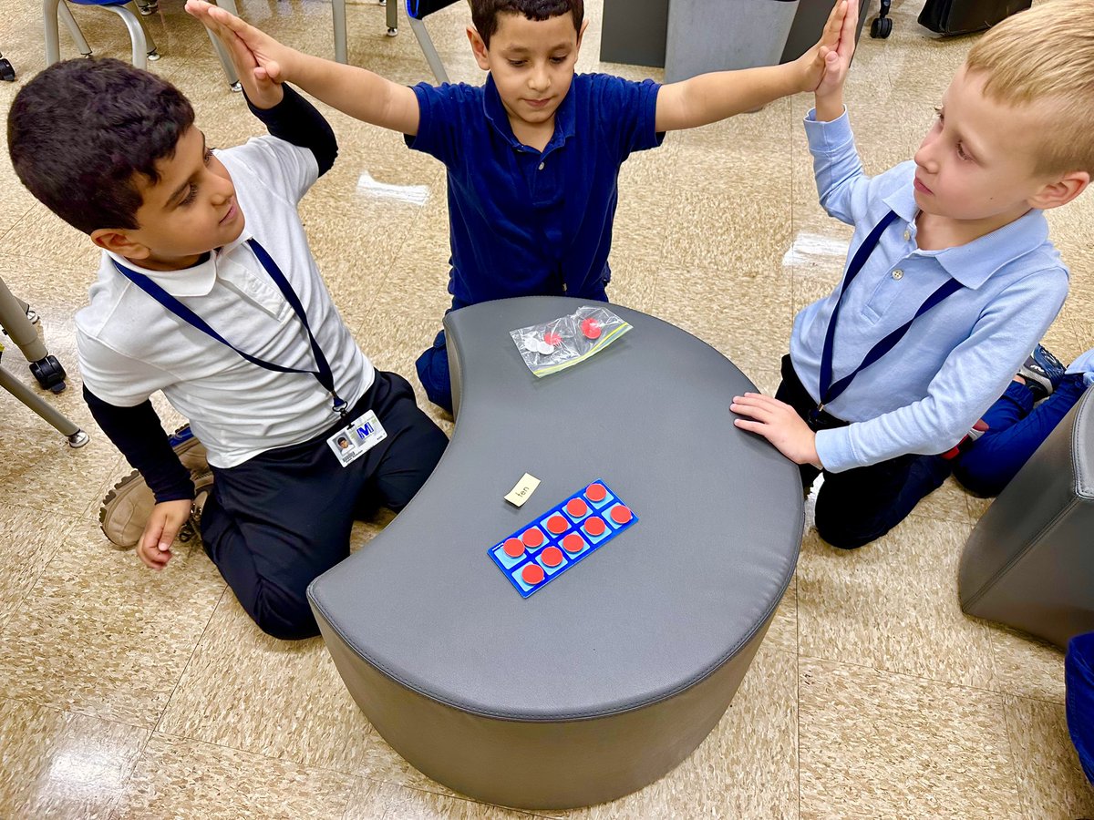 PGarciaMaddock's tweet photo. Adding a spin to today’s lesson on unstructured ten frames- what number WORD do you have? #burbank111 #BSD111 #marvelousmaddock #teammaddock #kindergarten https://t.co/yMKymTVdKD