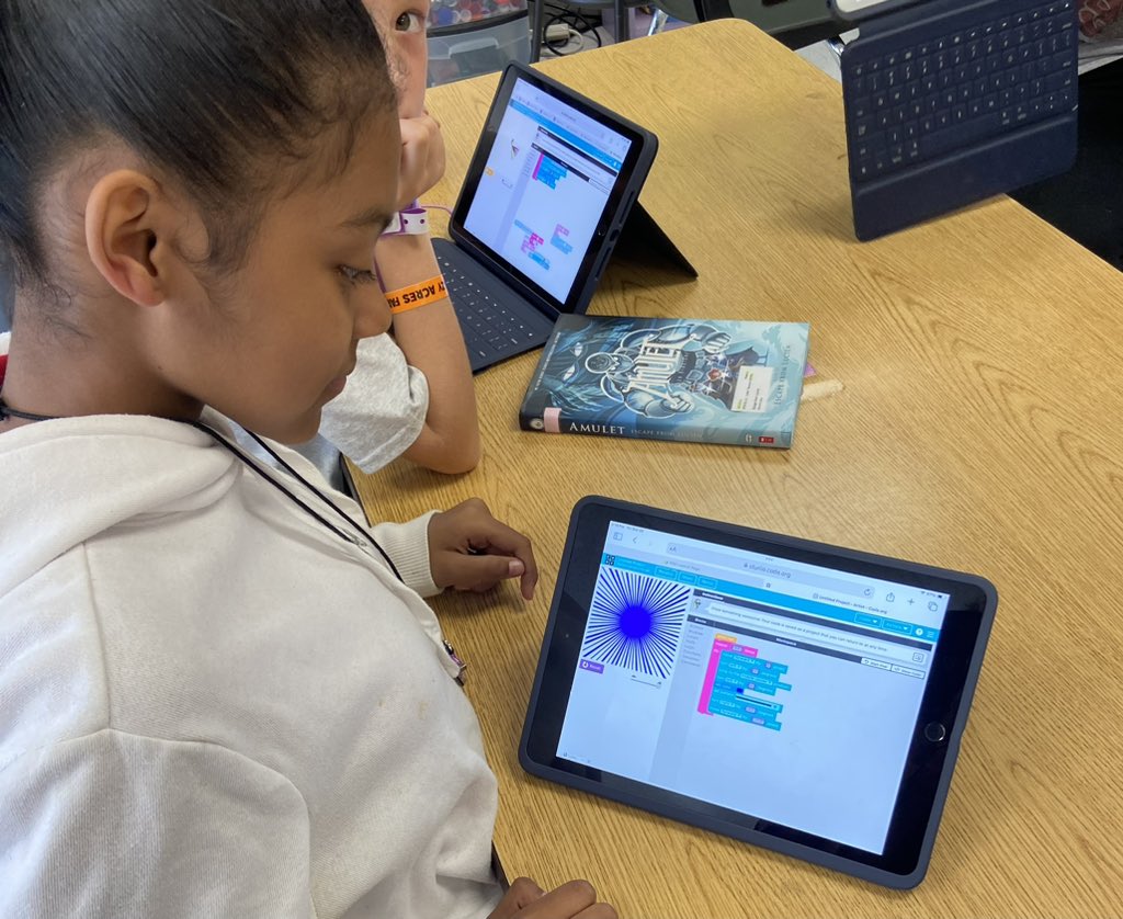 LauderdaleWest's tweet image. Students are doing lots of coding in computer science class! K-1st are programming the Code & Go Robot Mouse, while 2nd-4th are coding basketball games, creating artwork, and choreographing dance moves! #wlestem #coding #technologyintegration