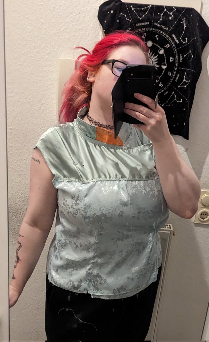 xxcelestias's tweet image. Oh yeah. Slow but steady #Windmaster progress🙏 Undershirt almost done.
I only need to attach the sleeves and the translucent underskirt layer.
Ofc as always ... Embroideries nobody will ever see. But it's for the feel 😌👌

All 3 layers as a reference of what's visible 😚

#TGCF