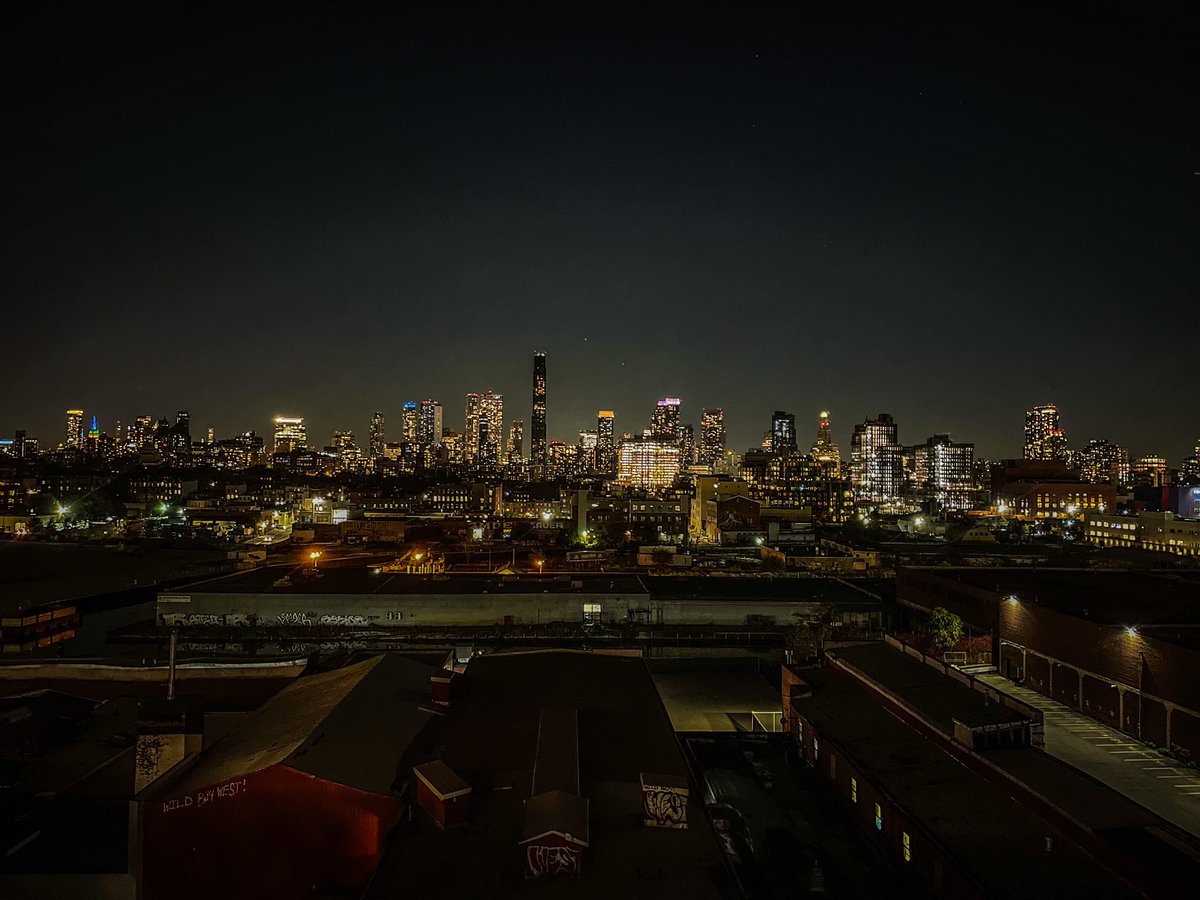 ItsMSB_12's tweet image. In honor of the release of #1989tv , here's a picture of the NYC skyline from the highest subway platform in NYC: the Smith-9th St Station.
ALSO, 119 years ago today, the first NYC subway company went into service - the IRT subway company. #welcometoNewYork #nycsubway #irt #ind
