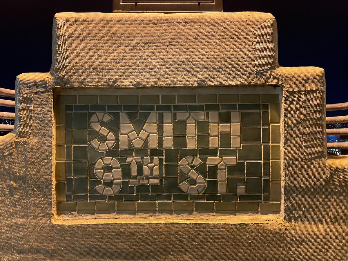 ItsMSB_12's tweet image. In honor of the release of #1989tv , here's a picture of the NYC skyline from the highest subway platform in NYC: the Smith-9th St Station.
ALSO, 119 years ago today, the first NYC subway company went into service - the IRT subway company. #welcometoNewYork #nycsubway #irt #ind