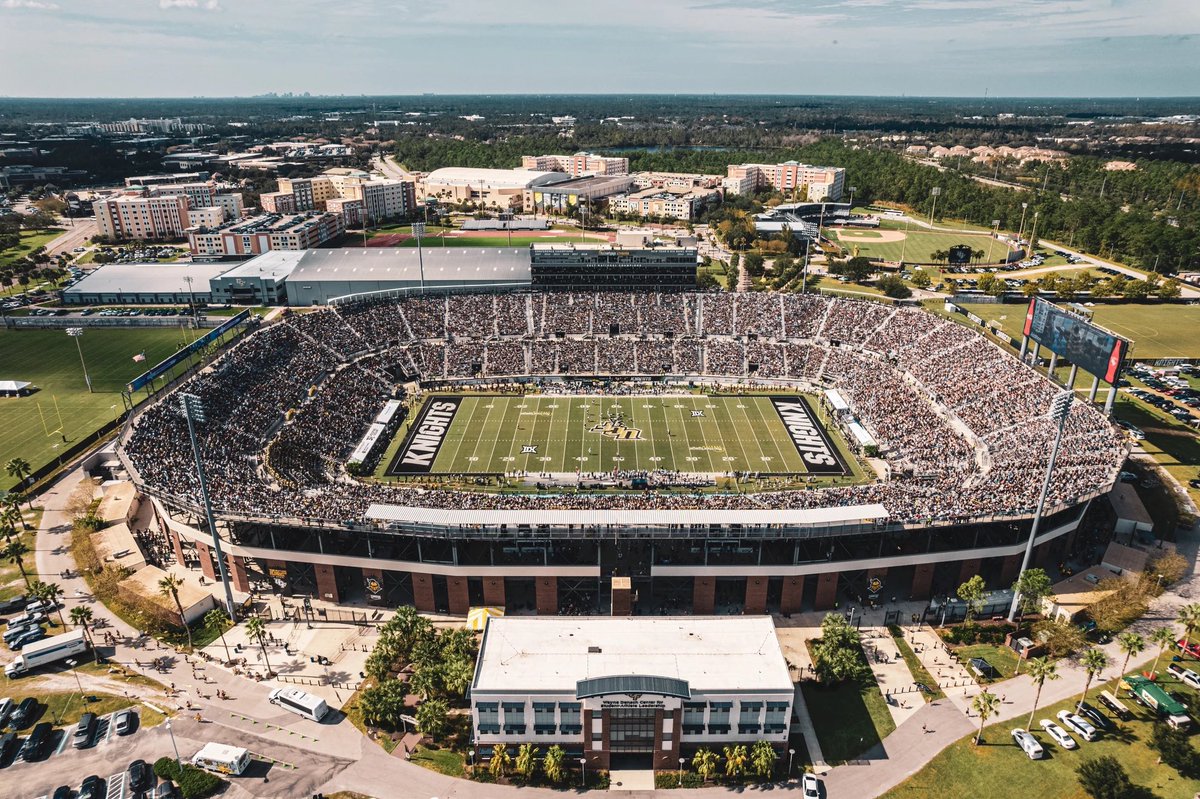 KemariCopeland's tweet photo. Blessed to receive an offer from UCF #AGTG 🙏🏾 @MrNeas_KellamHS @CoachAaronTerry @Coach_Martin95 https://t.co/U7pFBaNboR