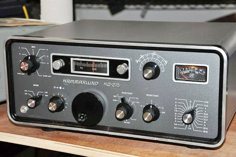 19WAC3067's tweet photo. #hamradio #amateurradio #amateurfunk #hamr #cbradio #27mc #SWL #DX #SDR #HFbands #vintagefriday
#Hammarlund
Model: HQ-215.
Table model, communication receiver.
Frequency range: 3.4-30.2 MHz.
Mode: AM/SSB/CW.
Built: 1968-1969. https://t.co/omszwOYYrT
