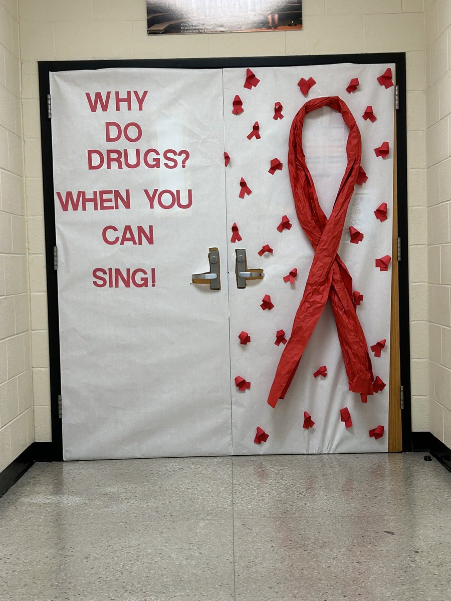 CounselorBoutte's tweet photo. It’s RED RIBBON WEEK!!! West Briar Middle School students and faculty decorated spectacular door for our door decorating contest!!! #GoGrizzlies #WBMS #SayNoToDrugs #bekindtoyourmindlivedrugfree https://t.co/jq9tDVKf5b