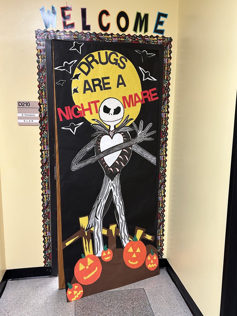 CounselorBoutte's tweet photo. It’s RED RIBBON WEEK!!! West Briar Middle School students and faculty decorated spectacular door for our door decorating contest!!! #GoGrizzlies #WBMS #SayNoToDrugs #bekindtoyourmindlivedrugfree https://t.co/jq9tDVKf5b
