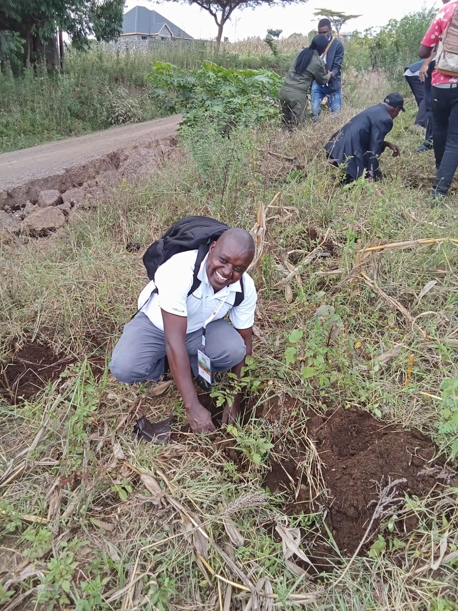 talktosave254's tweet photo. With our partners and friends in conservation @NakuruCountyGov @pamoja_trust @CAREinKenya @jgracekaranja @pamoja_trust @WeAreVCA @CAREinKenya https://t.co/CaO9RKegT9