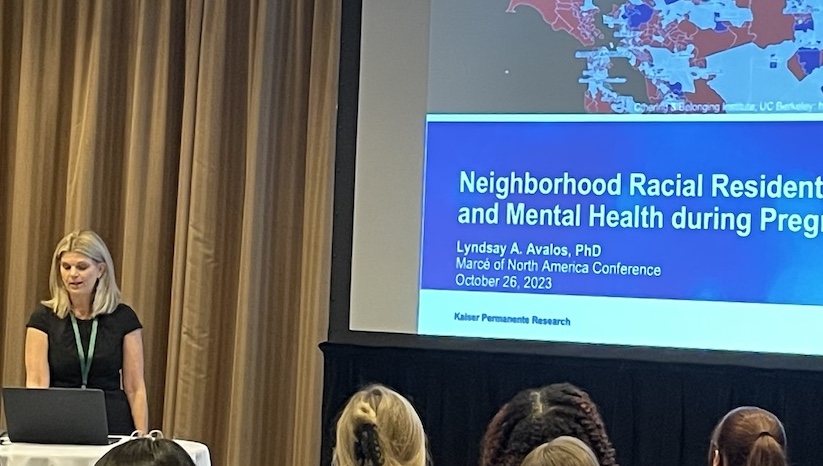 KPDOR's tweet photo. Our researcher @LyndsayAAvalos speaking to @marcenortham #MONA2023. 
#pregnancy #prenatalhealth #mentalhealth #inequities
@kpnorcal https://t.co/dAahDbp1eA