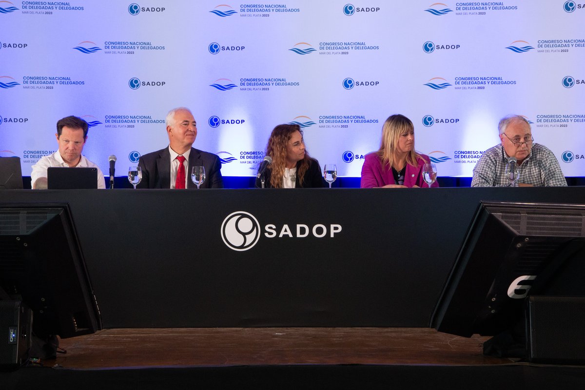 sadopnacion's tweet photo. 🗣️Con la moderación de José Luis Fernández, finalizó el panel Negociación Colectiva: Democracia y Construcción de Derechos.

#CongresoDeDelegadxs #SerSadopEnLaEscuela #SerLaEscuelaEnSadop #SomosSadop https://t.co/438JFBnczM