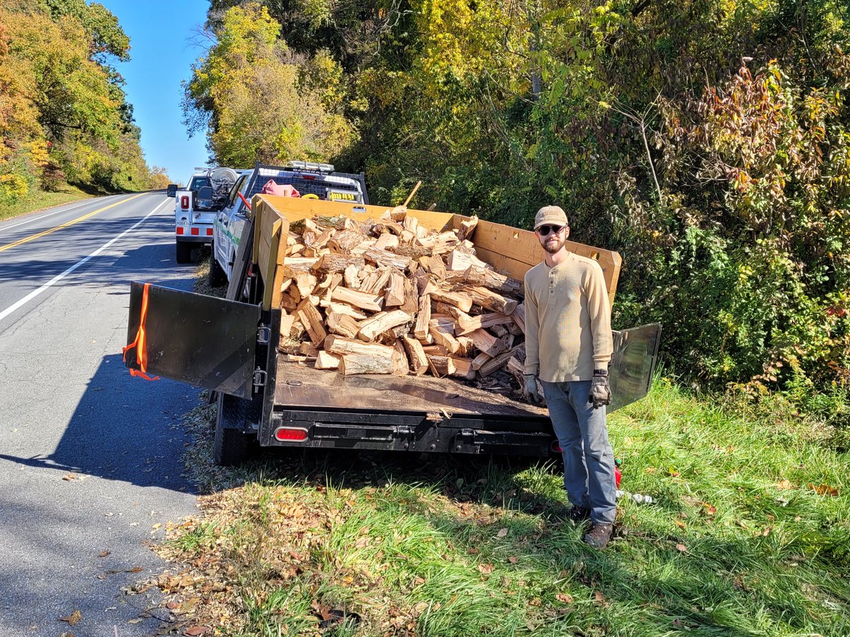 MarylandDNR's tweet photo. Maryland Forest Service & @MDStateParks staff worked together this week. Two large trees fell in a young tree area at Monocacy NRMA. The trees were cut into logs for #firewood. After splitting the wood, it was delivered to two deserving households in Frederick County. #daytoserve https://t.co/vYVbPGvyZn